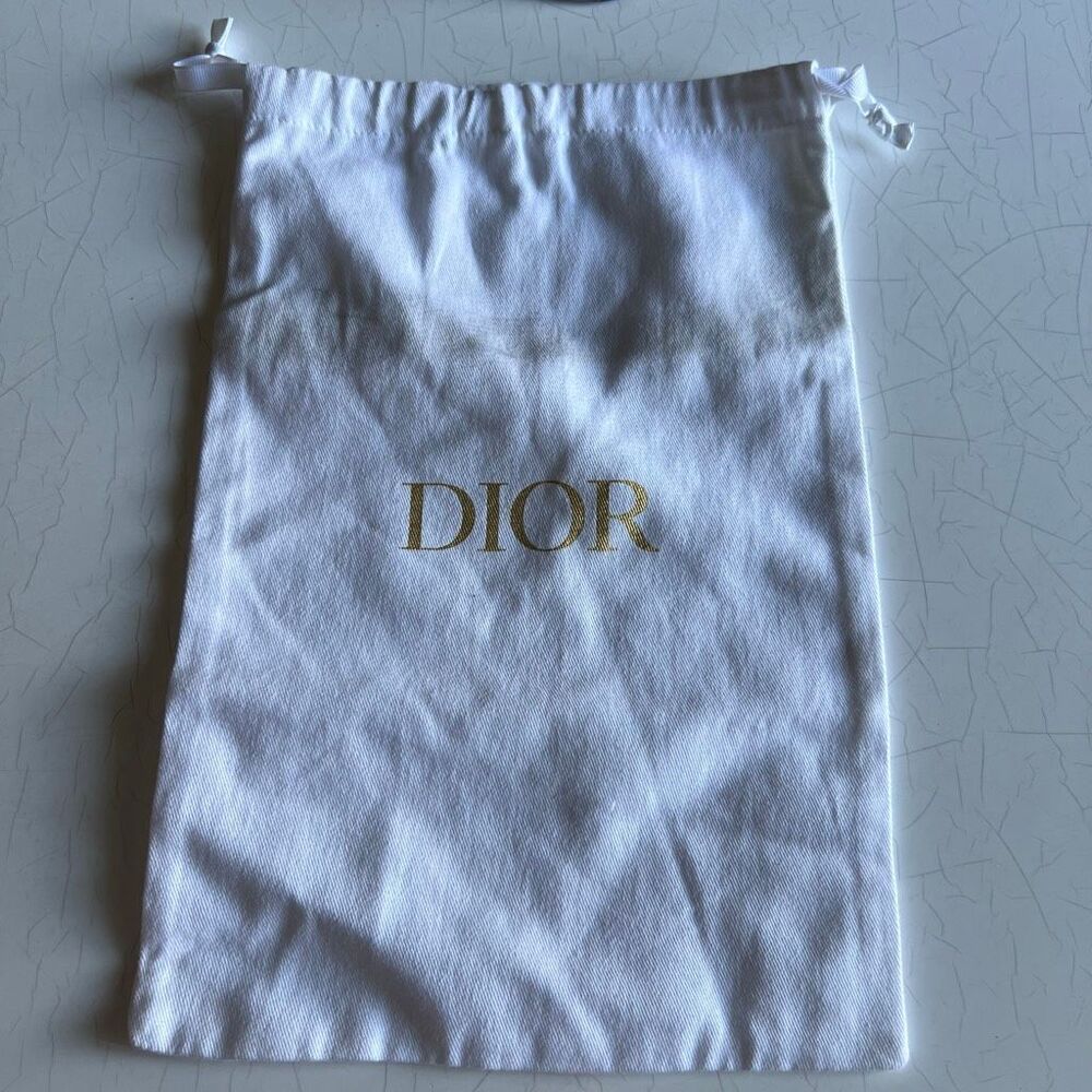 Dior dust bag drawing white gold letters